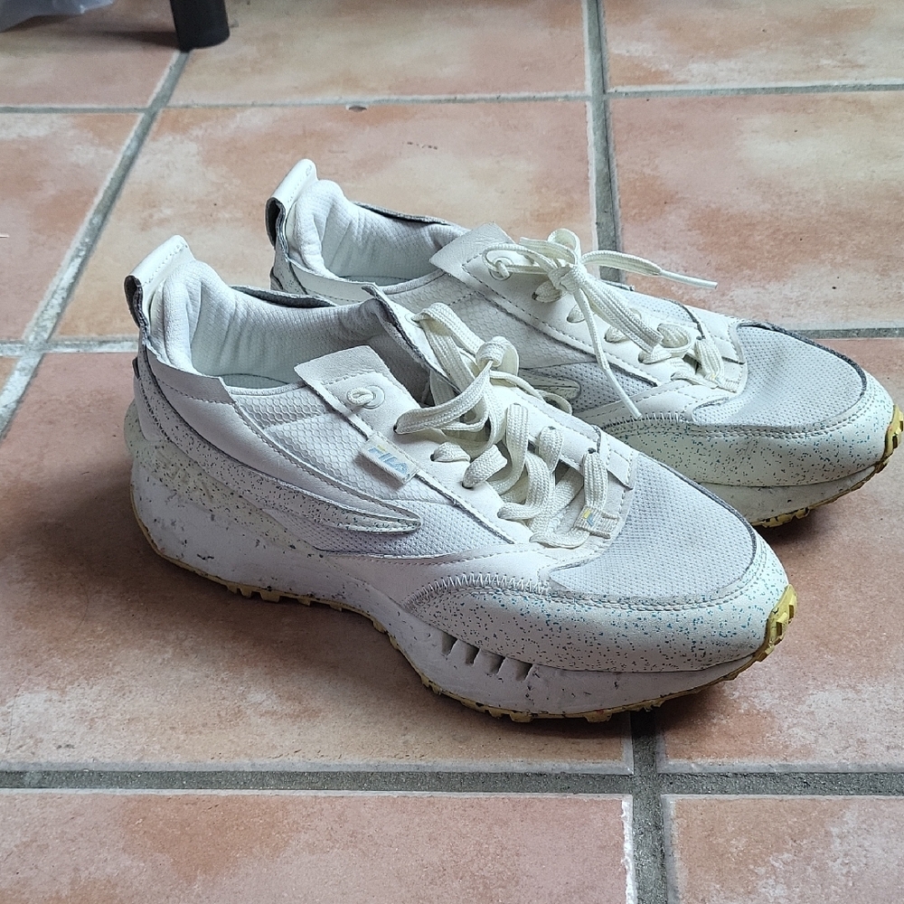 Fila White Athletic Shoes Retro Chunky Design